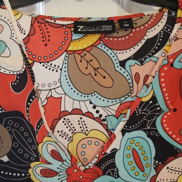 NWOT 70s-tastic blouse - Picture 2 of 3